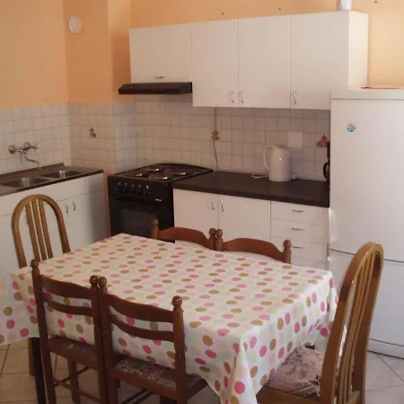 Apartment In Plomin/istrien 8773